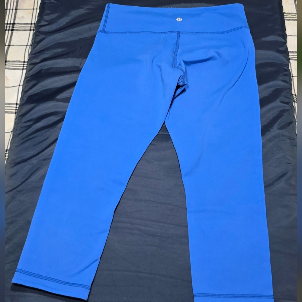 Lululemon Crops Reversible SIZE 8